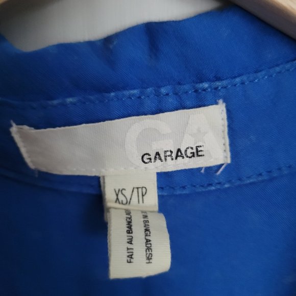 Sleeveless Blouse with Collar - Picture 4 of 4